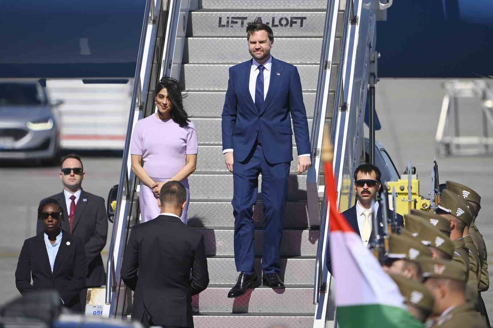 ABD Başkan Yardımcısı Vance, Macaristan’da
ABD Başkan Yardımcısı Vance, Macaristan’da