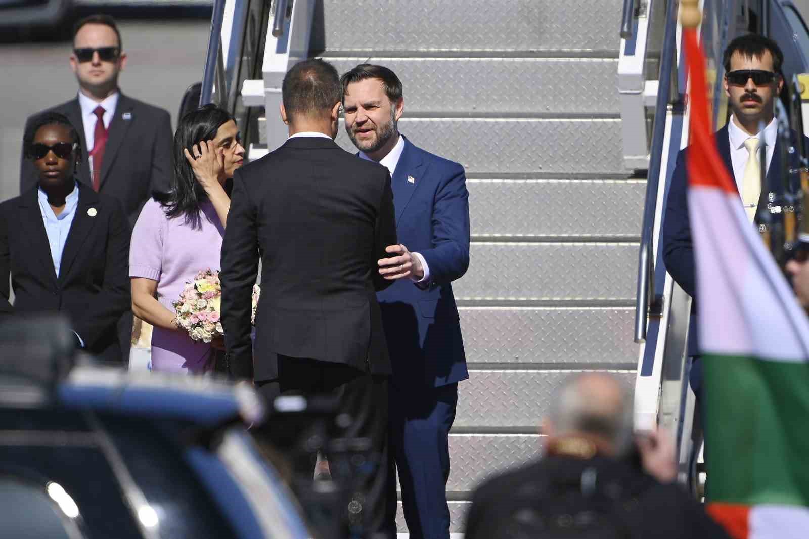 ABD Başkan Yardımcısı Vance, Macaristan’da
ABD Başkan Yardımcısı Vance, Macaristan’da