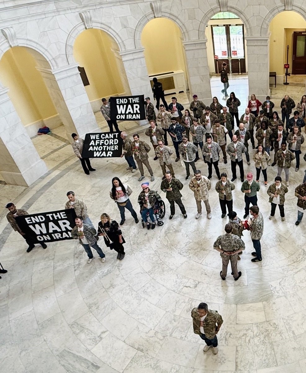 ABD Kongresinde İran savaşını protesto eden gazilere gözaltı
