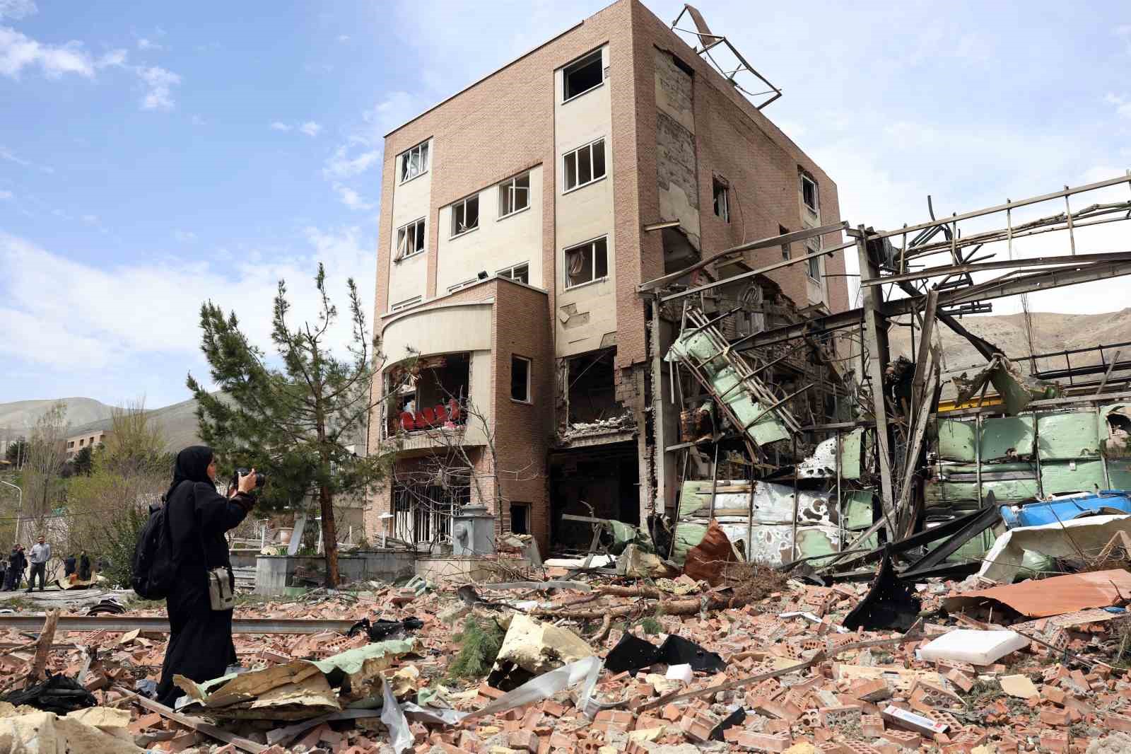 ABD ve İsrail’in Tahran’daki Şehit Beheşti Üniversitesi’ne saldırısı büyük yıkıma yol açtı
