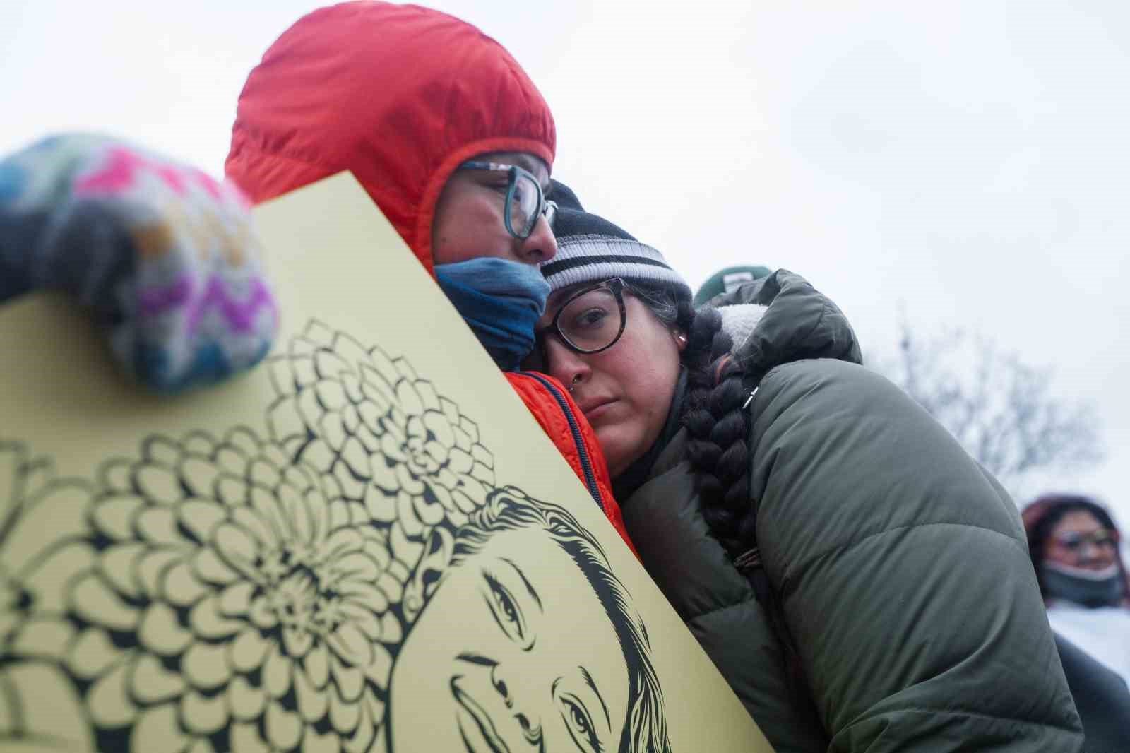 ABD’de binlerce kişi ICE’i protesto etmek için sokaklarda
ABD’de binlerce kişi ICE’i protesto etmek için sokaklarda
