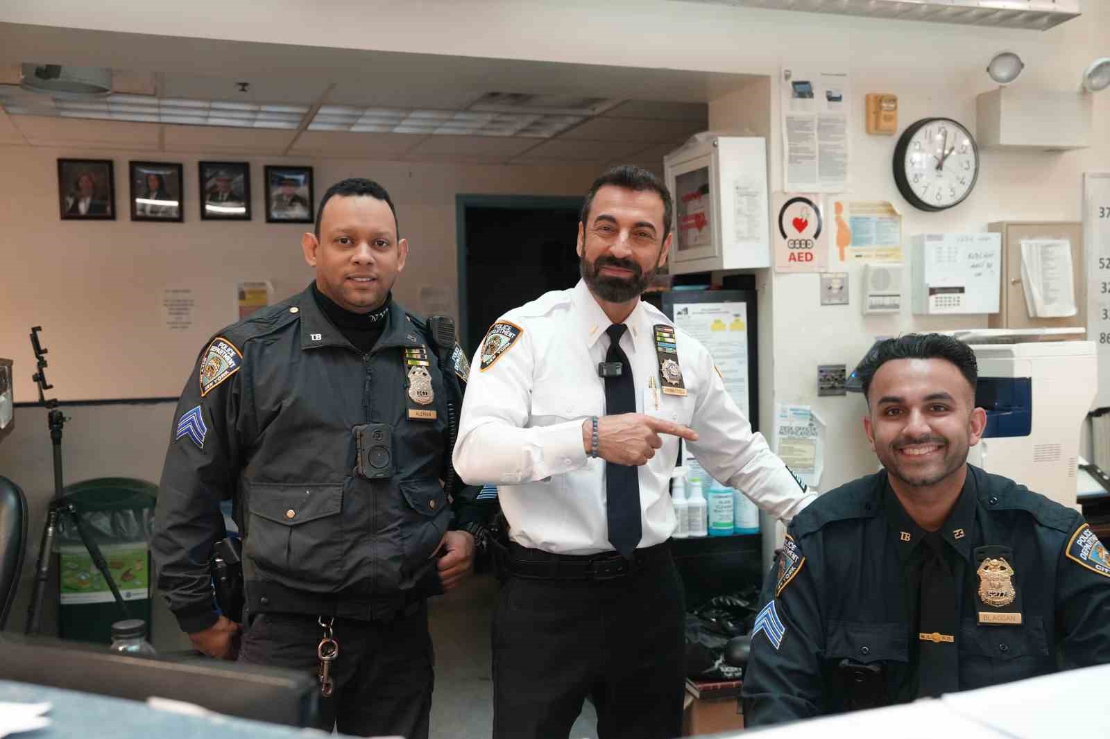 ABD’de bir ilk: Türk polis Hammutoğlu, New York Metro yönetiminde
ABD’de bir ilk: Türk polis Hammutoğlu, New York Metro yönetiminde
