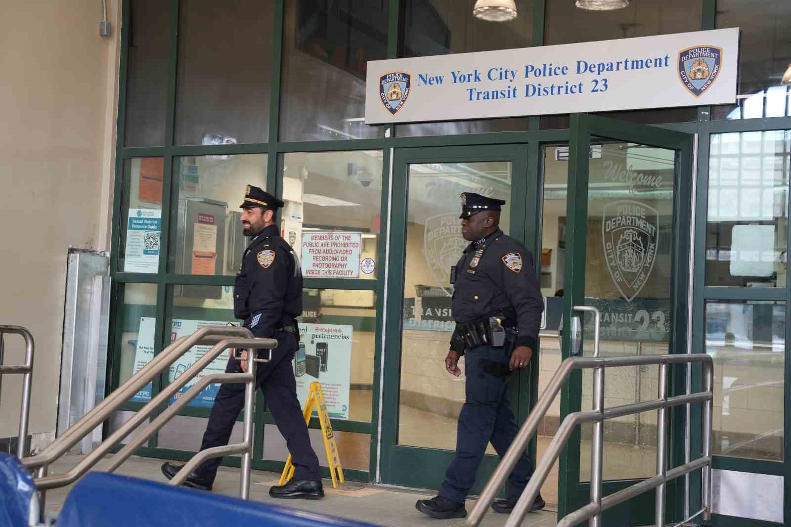 ABD’de bir ilk: Türk polis Hammutoğlu, New York Metro yönetiminde
ABD’de bir ilk: Türk polis Hammutoğlu, New York Metro yönetiminde