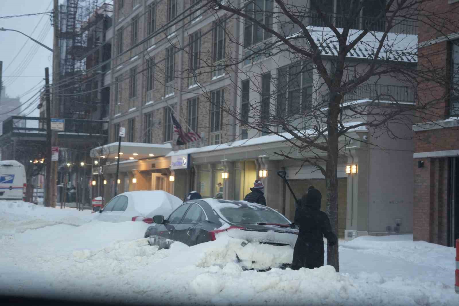 ABD’de kar fırtınası kabusu sürüyor: En az 13 bin uçuş iptal edildi, 953 bin kişi elektriksiz kaldı
