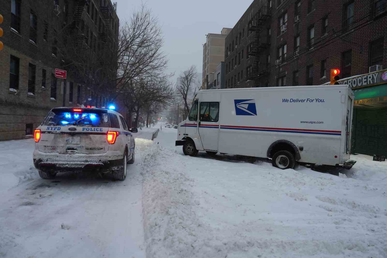 ABD’de kar fırtınası kabusu sürüyor: En az 13 bin uçuş iptal edildi, 953 bin kişi elektriksiz kaldı
