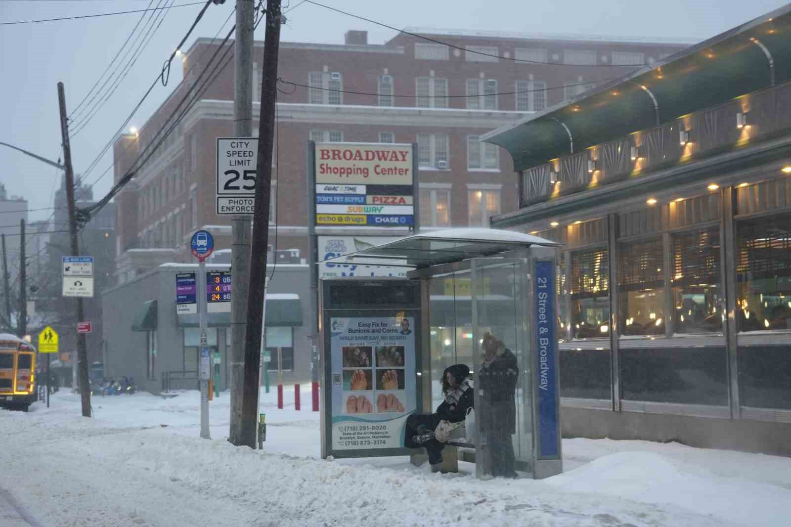 ABD’de kar fırtınası kabusu sürüyor: En az 13 bin uçuş iptal edildi, 953 bin kişi elektriksiz kaldı
