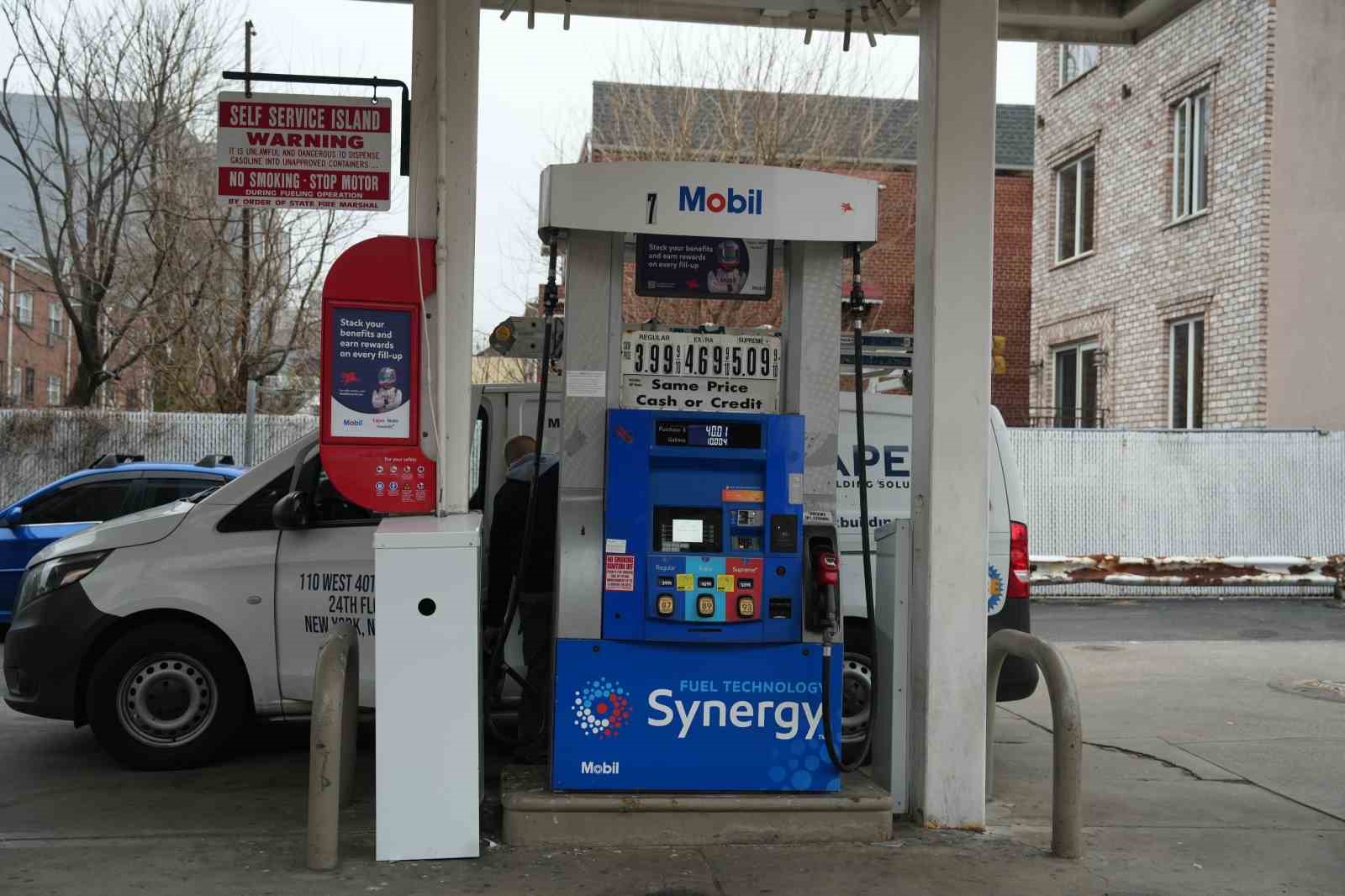 ABD’de ortalama benzin fiyatı 2022’den bu yana ilk kez 4 doların üzerinde
ABD’de ortalama benzin fiyatı 2022’den bu yana ilk kez 4 doların üzerinde