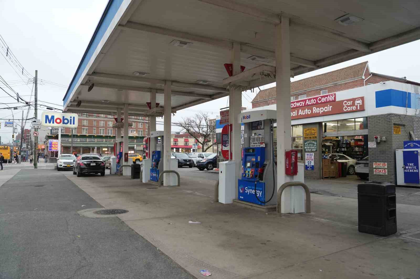 ABD’de ortalama benzin fiyatı 2022’den bu yana ilk kez 4 doların üzerinde
ABD’de ortalama benzin fiyatı 2022’den bu yana ilk kez 4 doların üzerinde