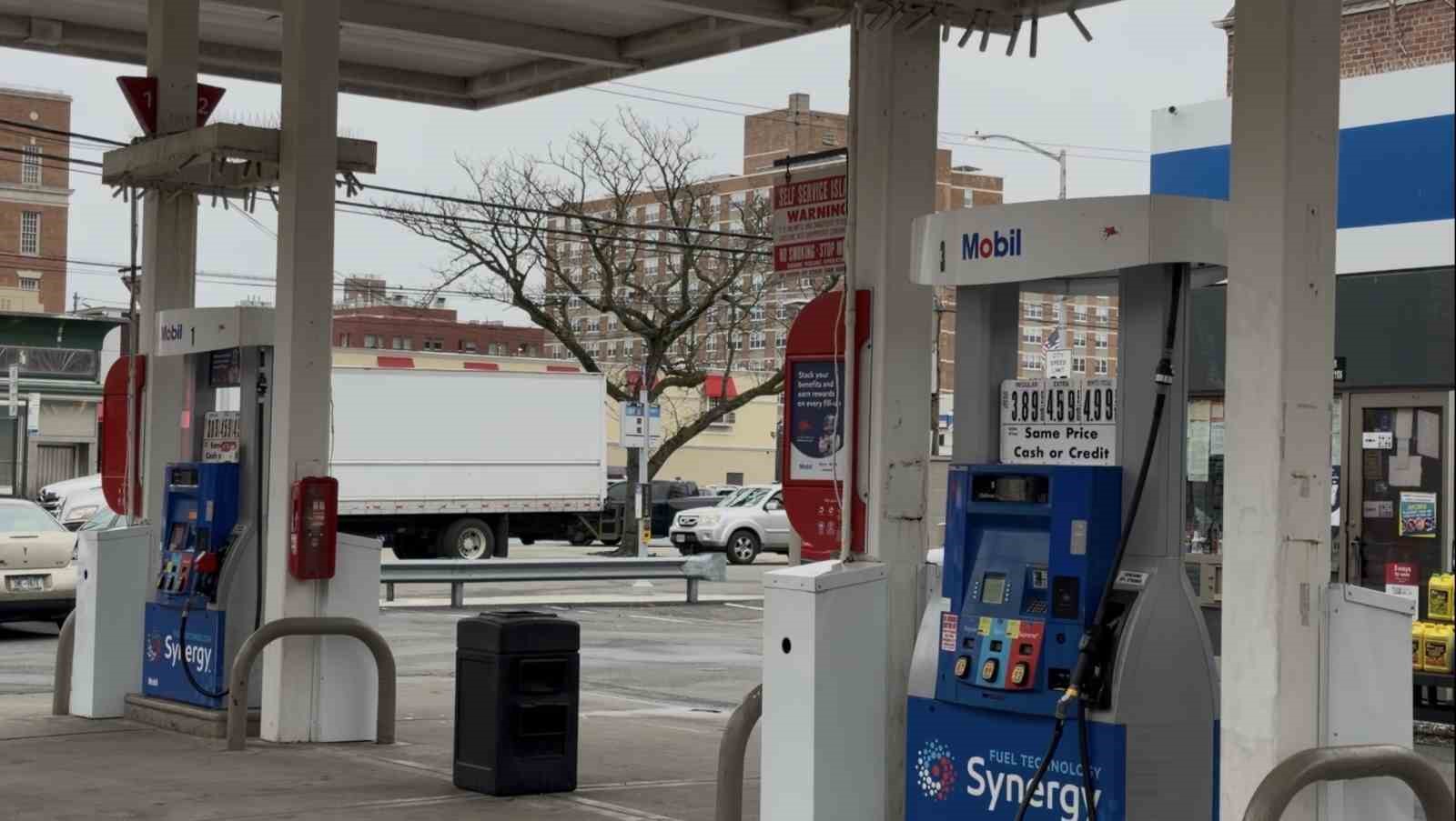 ABD’de ortalama benzin fiyatı 2022’den bu yana ilk kez 4 doların üzerinde
ABD’de ortalama benzin fiyatı 2022’den bu yana ilk kez 4 doların üzerinde