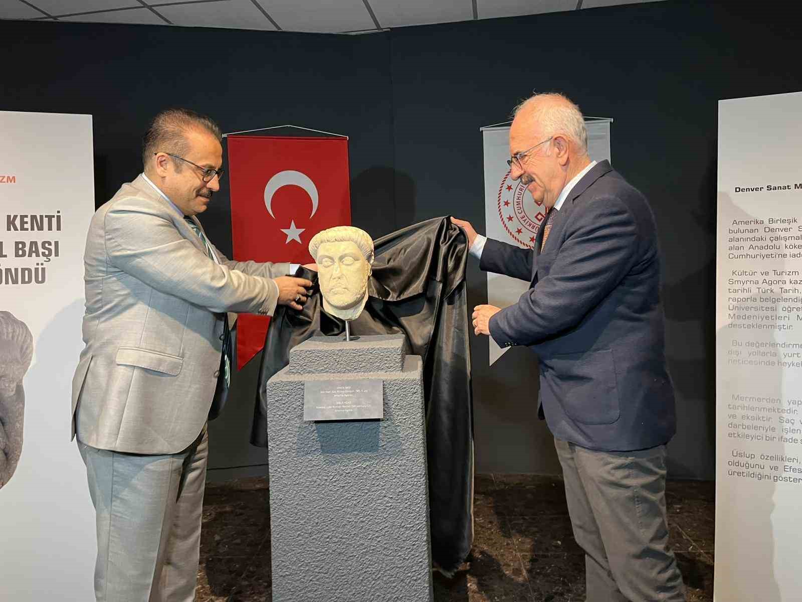 ABD’den geri alınan Smyrna kökenli heykel başı İzmir’de sergileniyor
