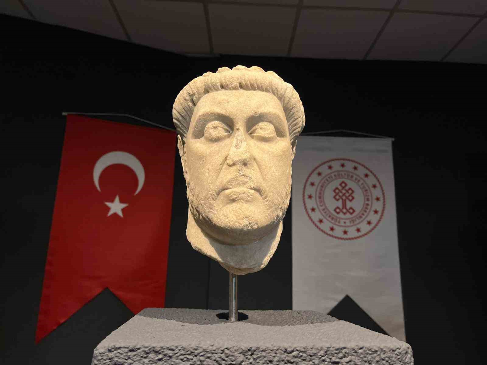 ABD’den geri alınan Smyrna kökenli heykel başı İzmir’de sergileniyor
