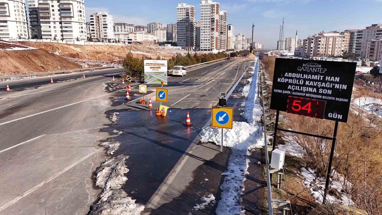 Abdülhamit Han Köprülü Kavşağı için geri sayım başladı
Abdülhamit Han Köprülü Kavşağı için geri sayım başladı