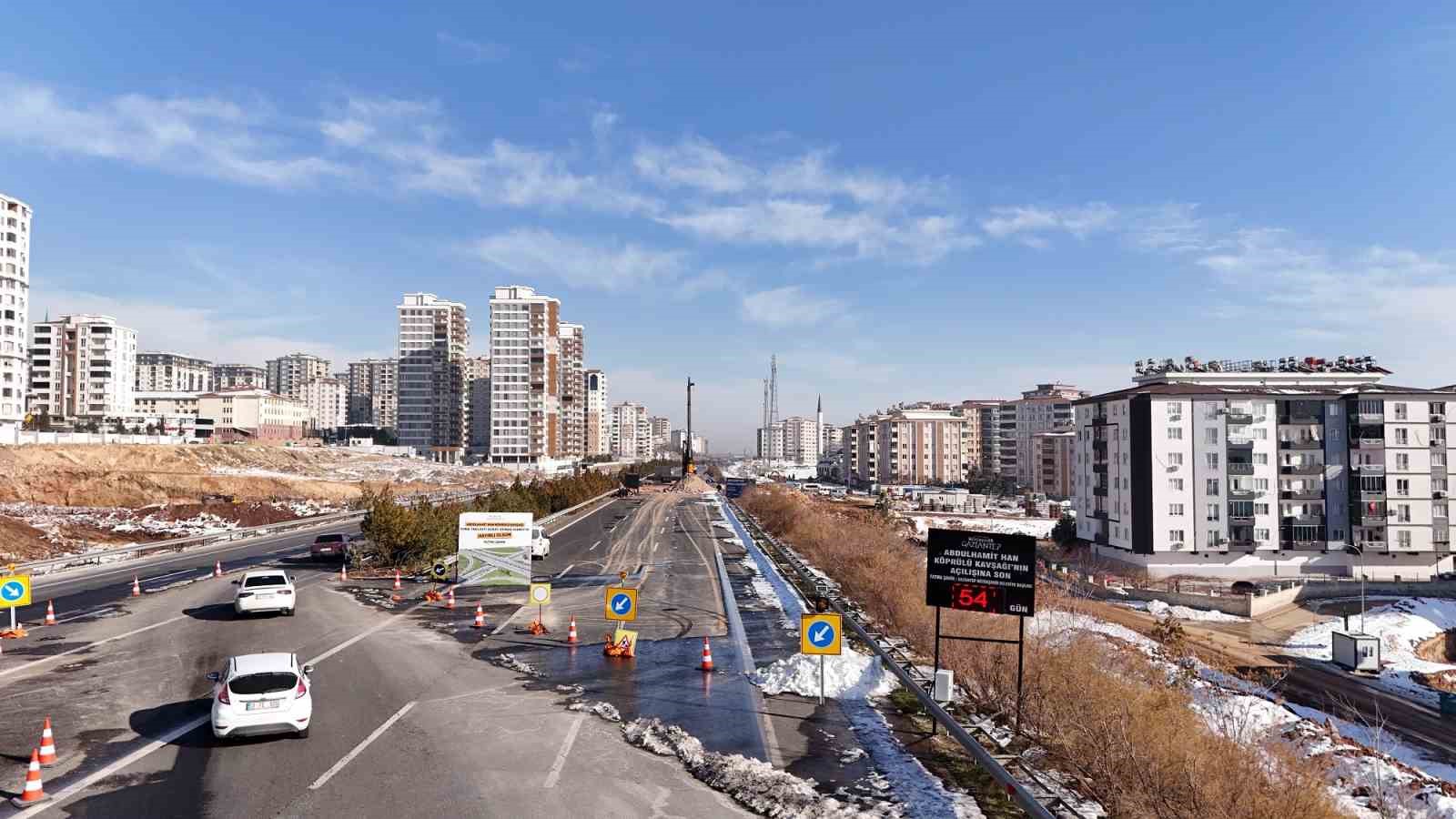 Abdülhamit Han Köprülü Kavşağı için geri sayım başladı
Abdülhamit Han Köprülü Kavşağı için geri sayım başladı