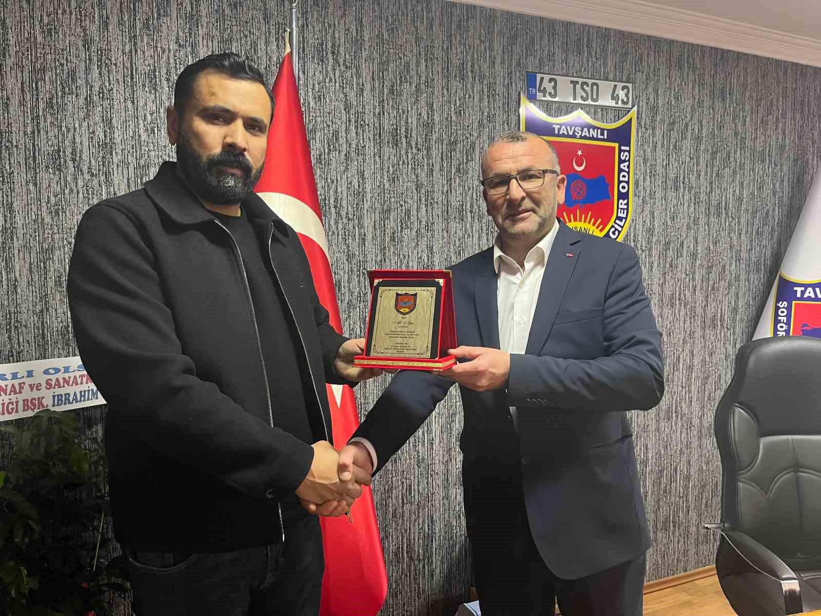 Abdullah Ak, Tavşanlı Şoförler Odası başkanlık görevini devraldı
