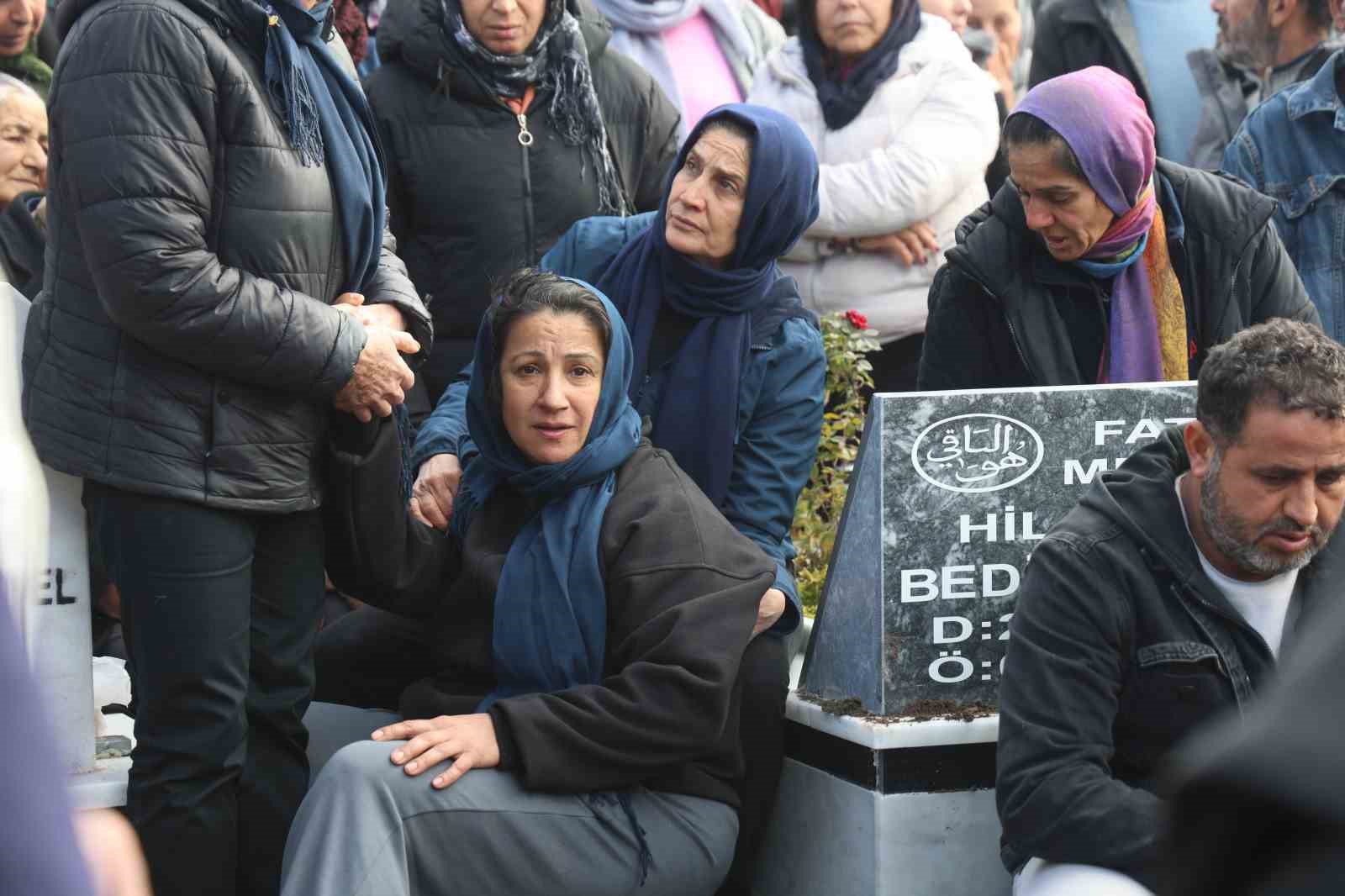 Ablası tarafından öldürülen Eylül, annesinin "Hayallerimiz yarıda kaldı" sözleriyle son yolculuğuna uğurlandı
