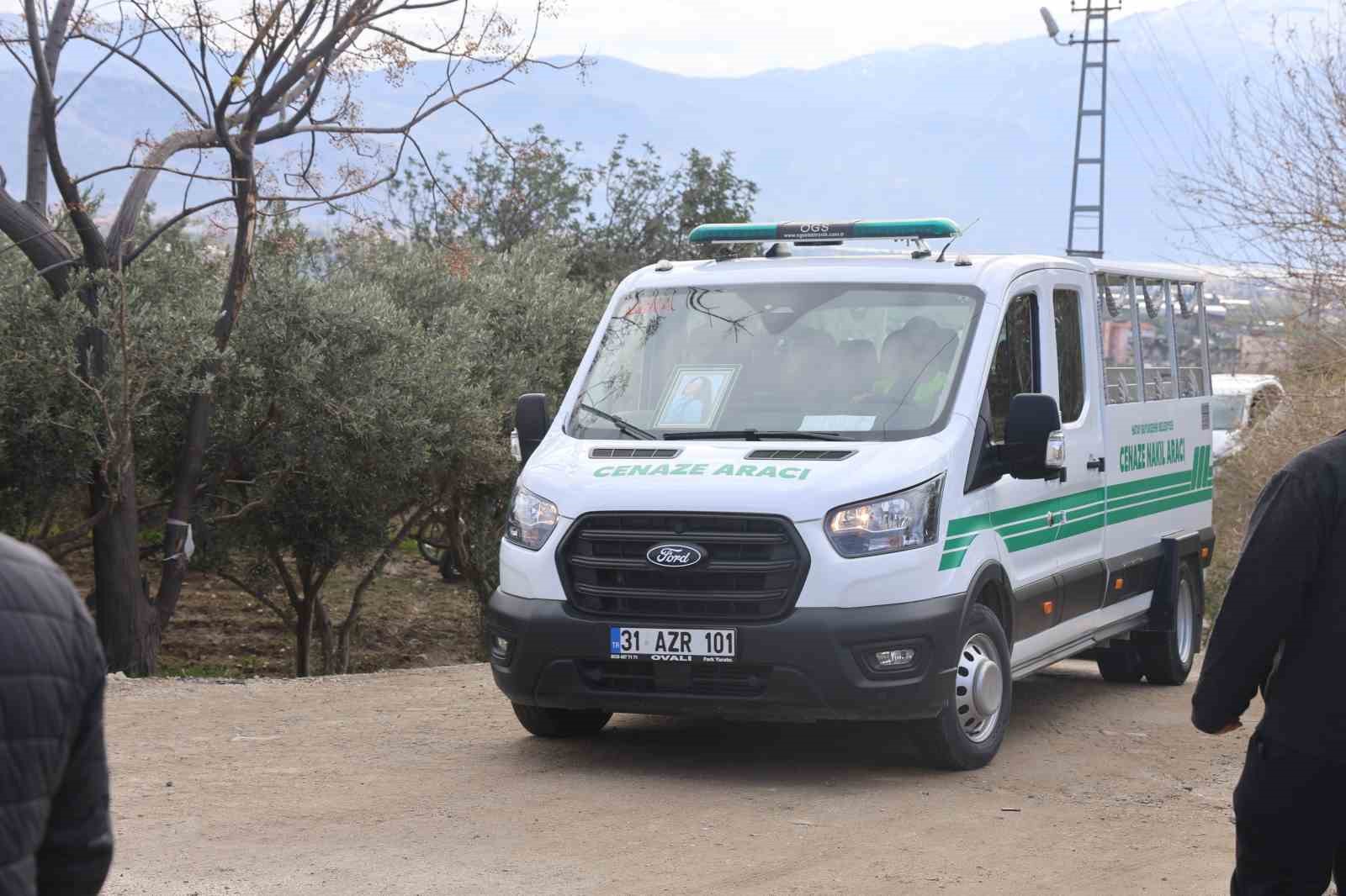 Ablası tarafından öldürülen Eylül, annesinin "Hayallerimiz yarıda kaldı" sözleriyle son yolculuğuna uğurlandı
