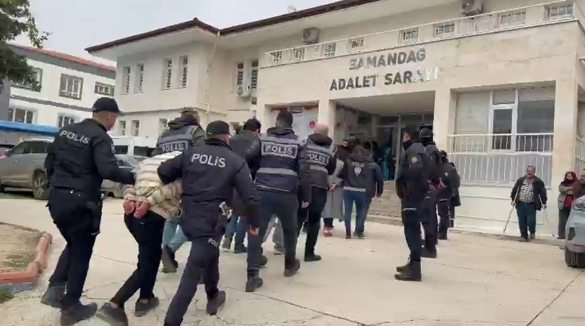 Ablası tarafından öldürülen Eylül, annesinin "Hayallerimiz yarıda kaldı" sözleriyle son yolculuğuna uğurlandı
