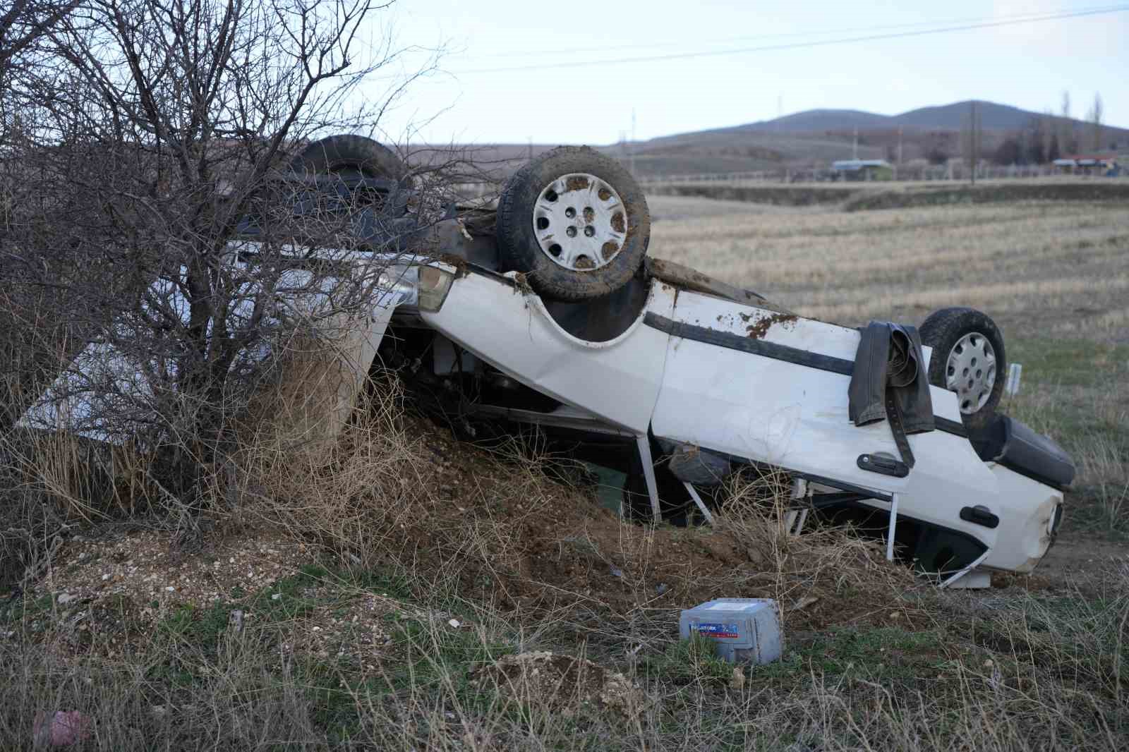 Acı manzarayla karşılaştı, gözyaşlarını tutmadı: Hurdaya dönen otomobildeki 2 yeğeni yaralandı
