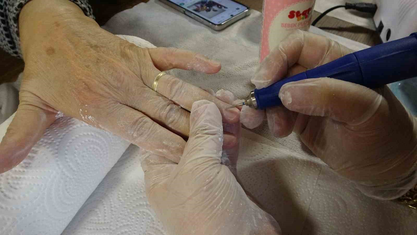 Acılarını üreterek unutuyorlar
Acılarını üreterek unutuyorlar