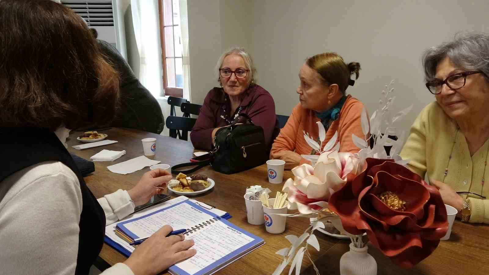 Acılarını üreterek unutuyorlar
Acılarını üreterek unutuyorlar