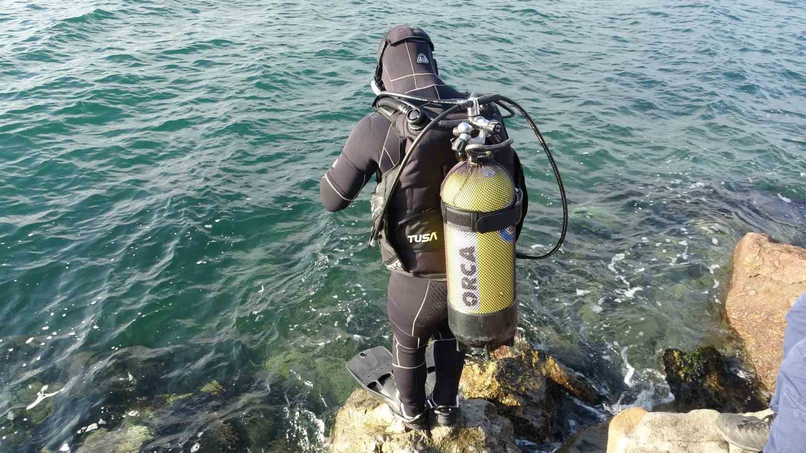 Adalar’da denize düşen şahıs 8 gündür aranıyor
