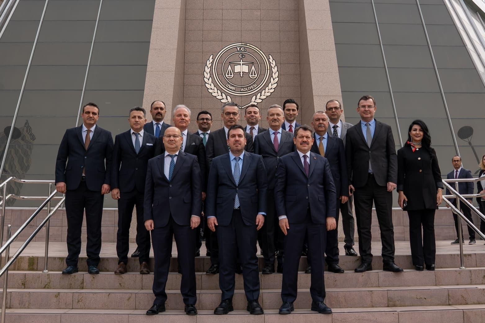 Adalet Bakan Yardımcısı Tuncay, İzmir Adliyesi’ni ziyaret etti
