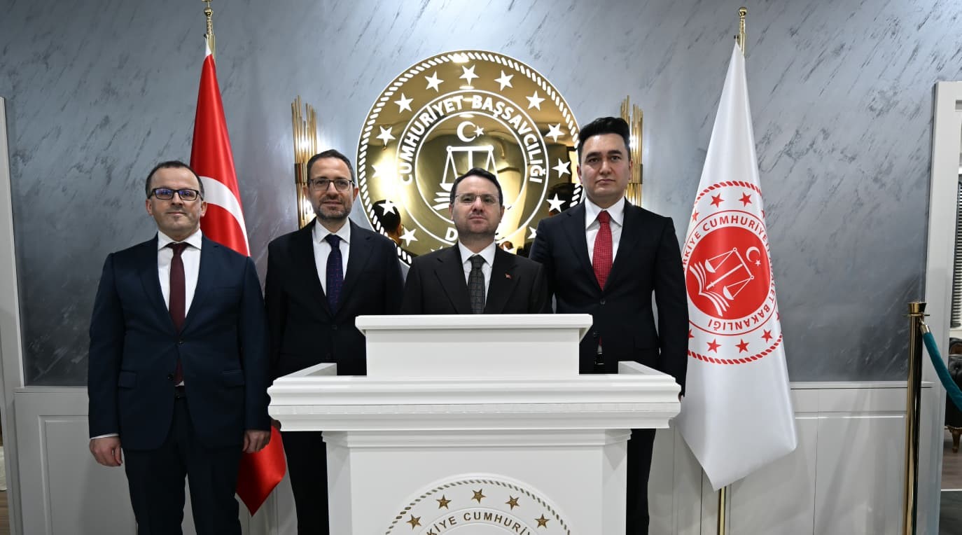 Adalet Bakanı Gürlek: "12. Yargı Paketimizle ilgili meslektaşlarla sürekli istişare halindeyiz"
