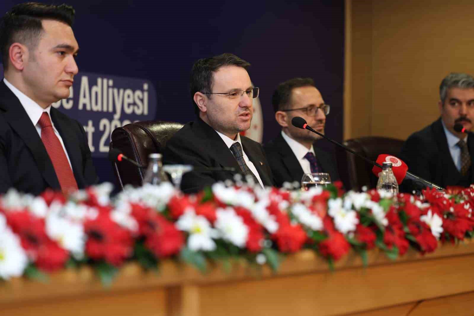 Adalet Bakanı Gürlek: "12. Yargı Paketimizle ilgili meslektaşlarla sürekli istişare halindeyiz"
