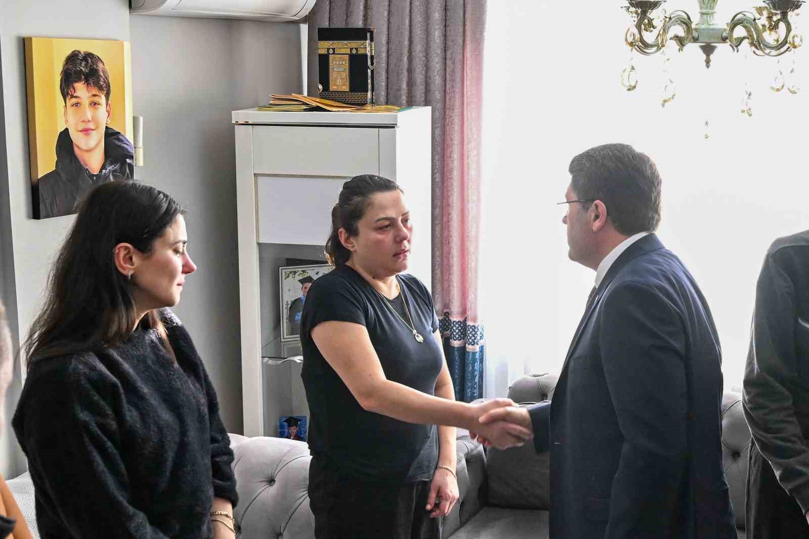 Adalet Bakanı Tunç, Atlas Çağlayan’ın ailesini ziyaret etti
