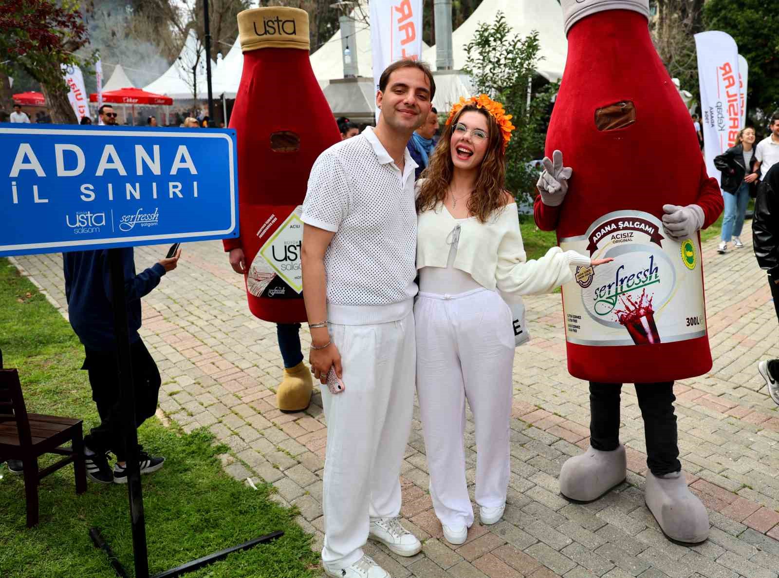 Adana şalgamı, karnavalda damakları şenlendiriyor
