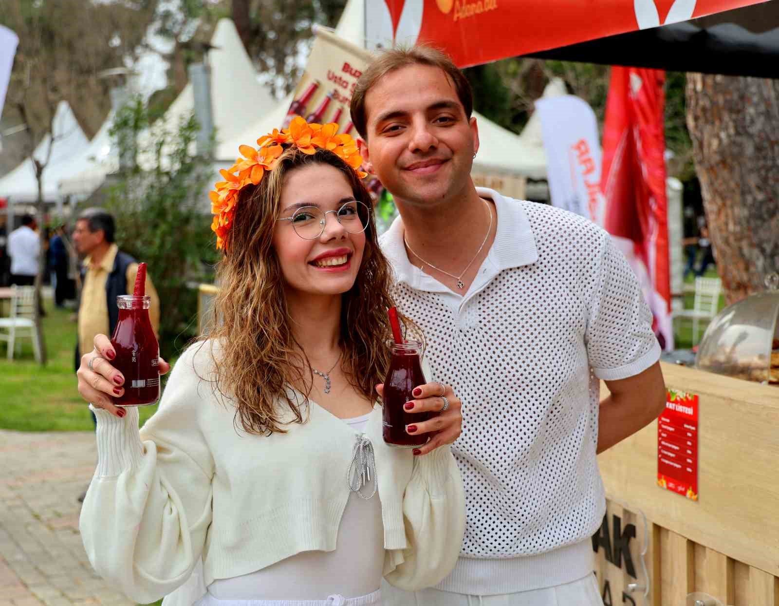 Adana şalgamı, karnavalda damakları şenlendiriyor
