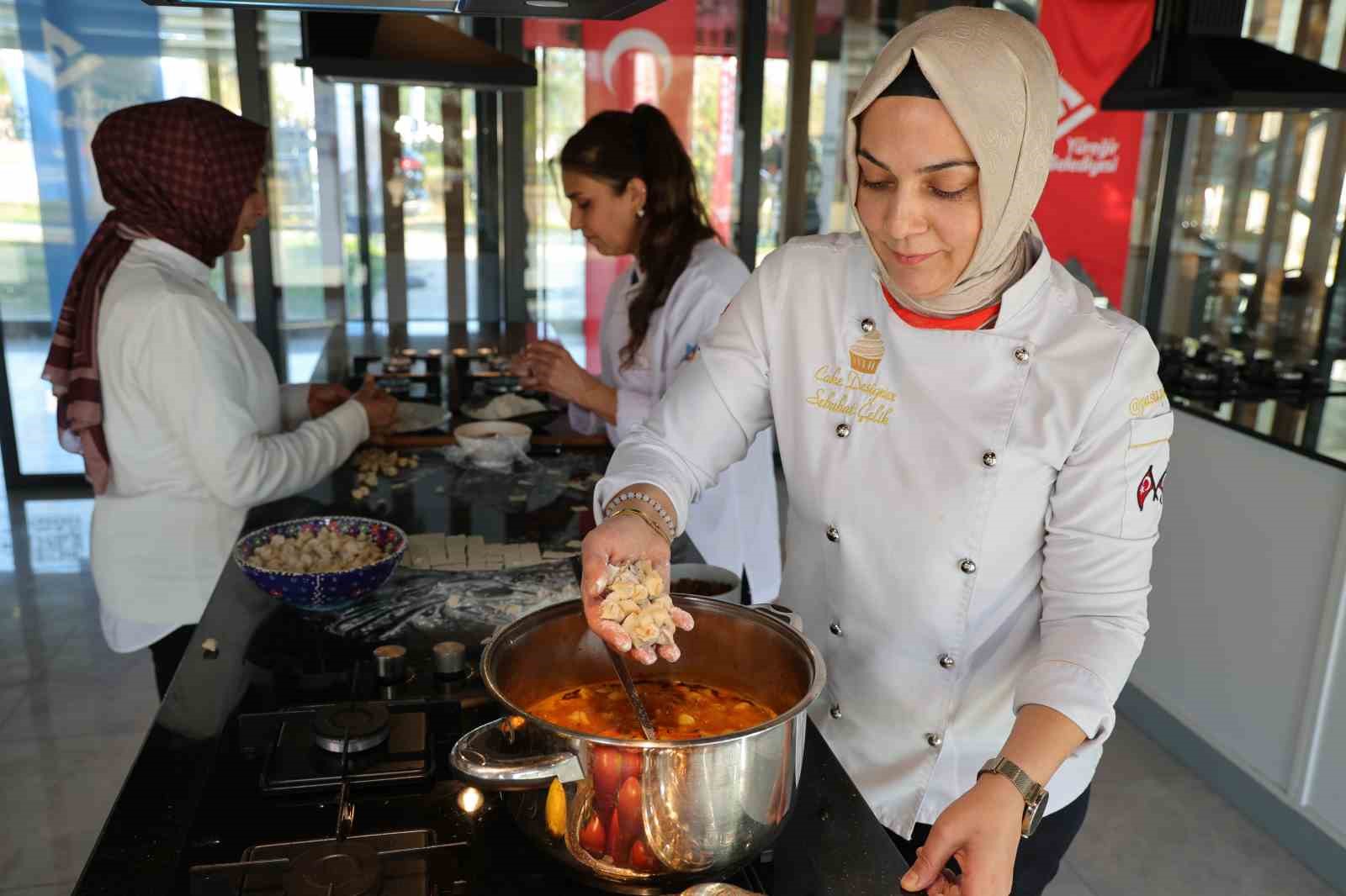 Adana, sıkma ve yüksük çorbası için tescil bekliyor
