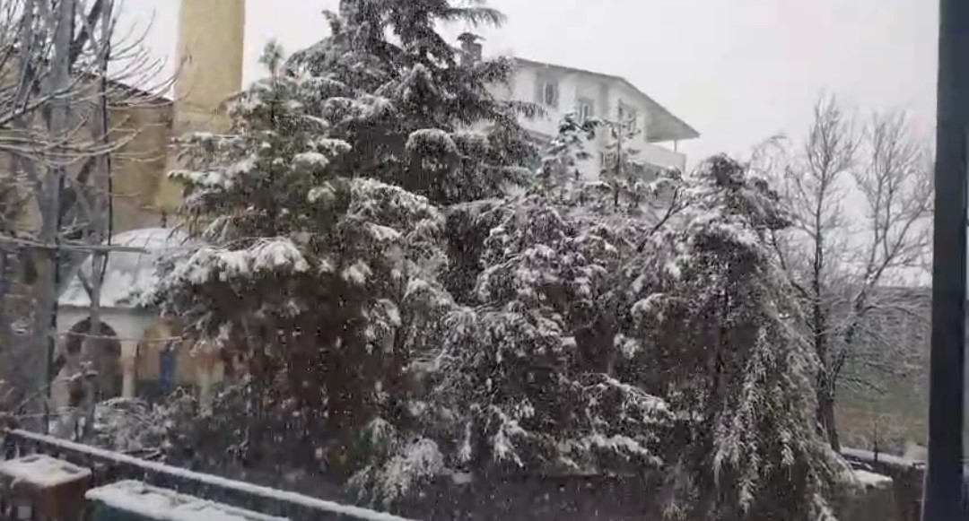 Adana Tufanbeyli’de kar yağışı etkili oldu
