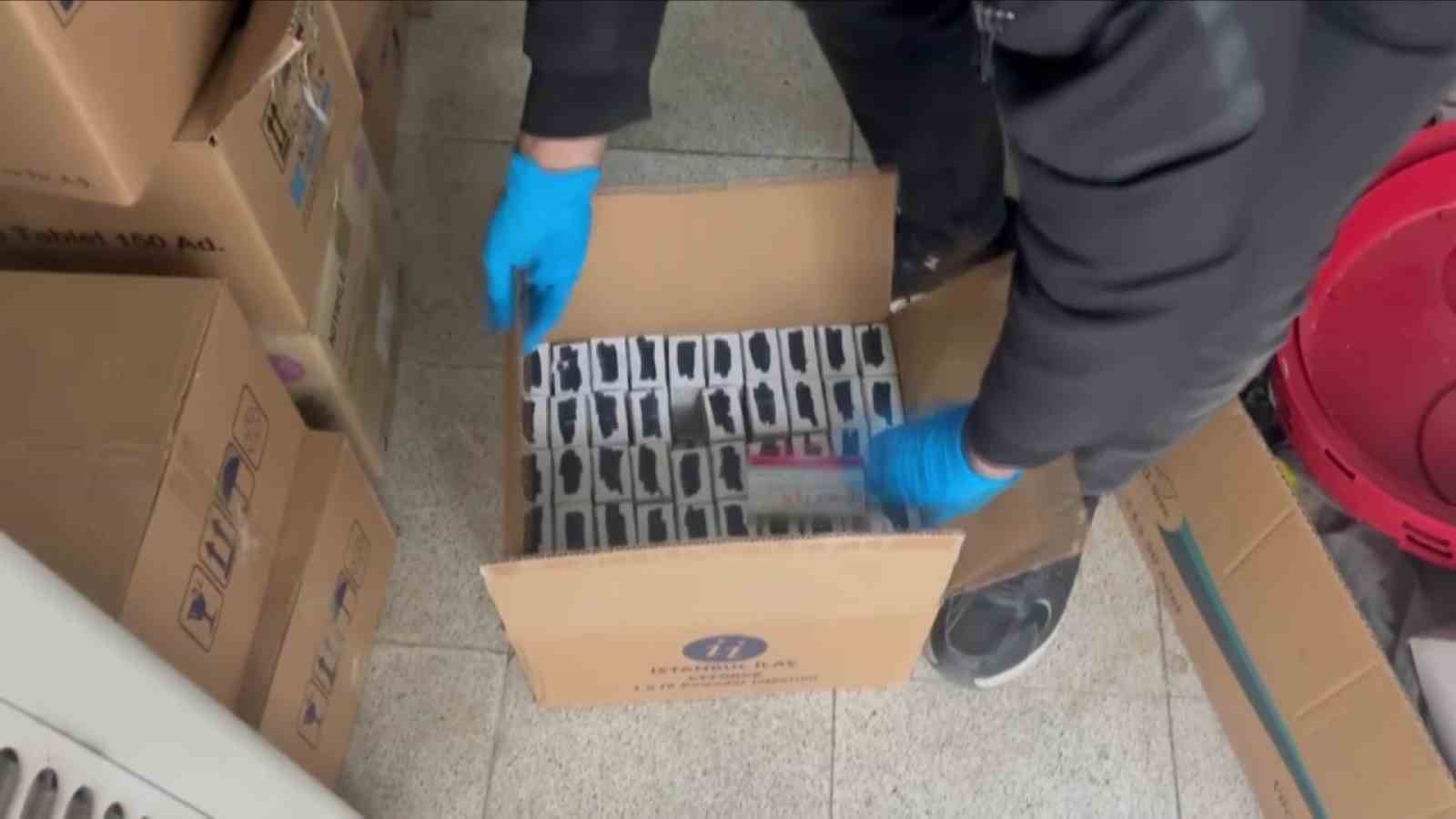 Adana’da 1 milyon 123 bin kaçak ilaç ele geçirildi
