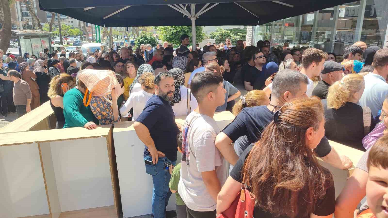 Adana’da 100 TL’lik ürün izdihamı
