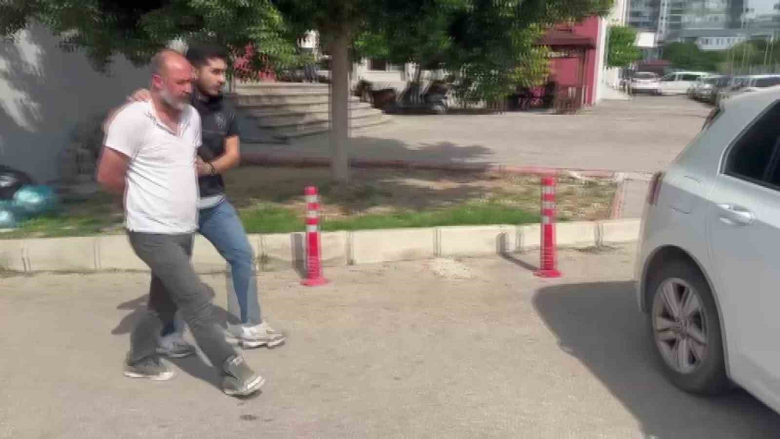 Adana’da 127 bin paket kaçak sigara ele geçirildi
