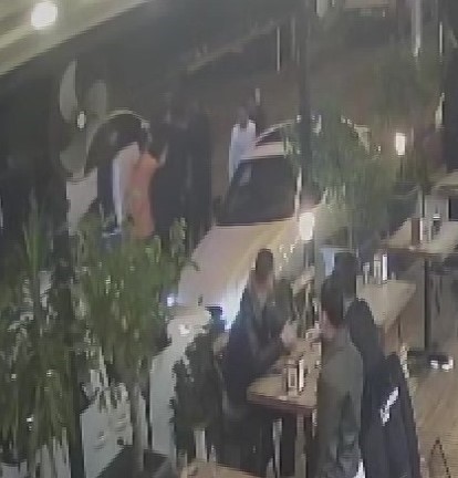 Adana’da 17 yaşındaki çocuğa bıçaklı saldırı: 2 şüpheli tutuklu, diğerleri firar
Adana’da 17 yaşındaki çocuğa bıçaklı saldırı: 2 şüpheli tutuklu, diğerleri firar
