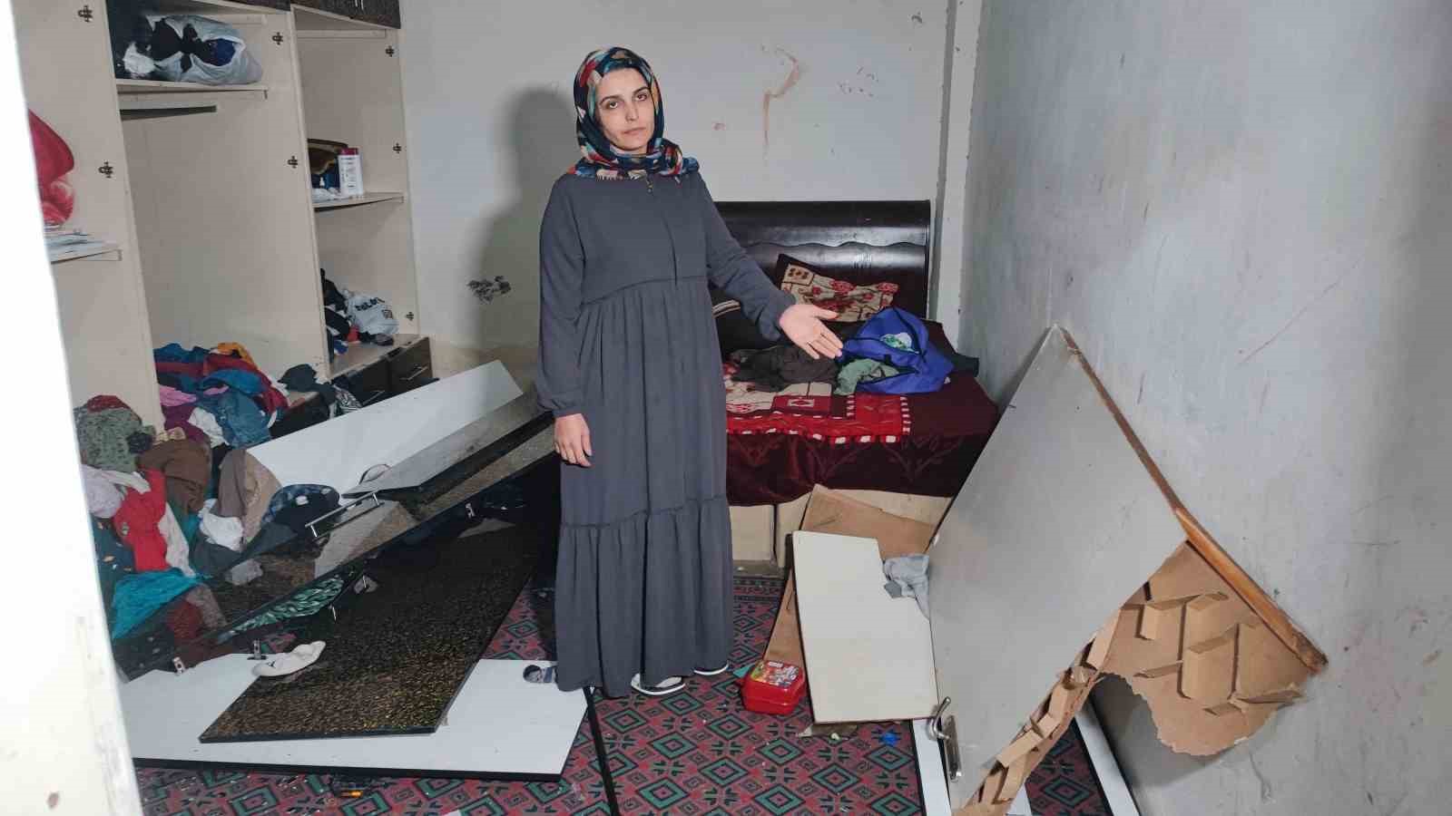 Adana’da 4 çocuk annesinin ’Ölmek istemiyorum’ feryadı: Kocası eşyaları parçaladı
