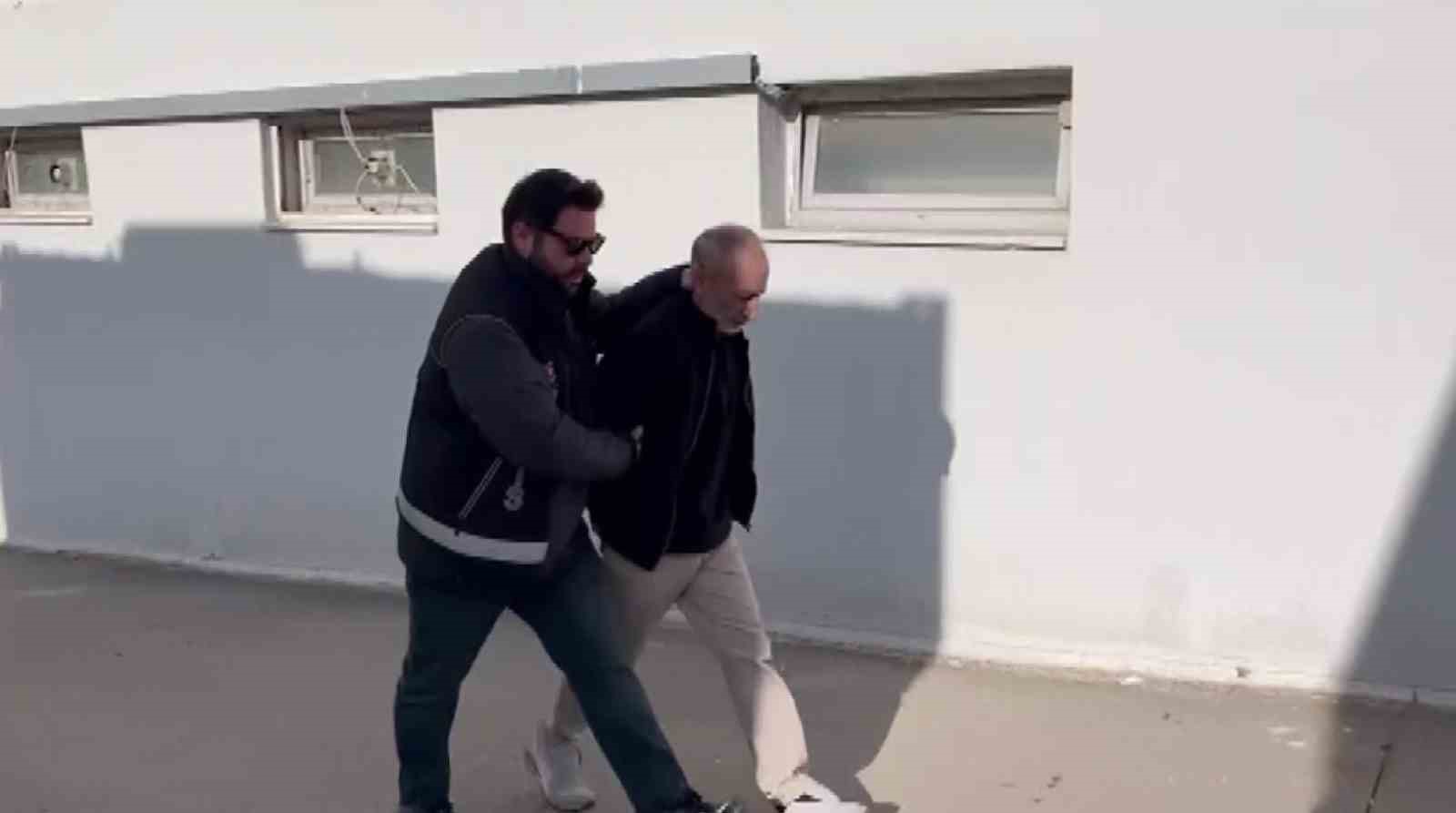 Adana’da 82 bin paket kaçak sigara ele geçirildi
