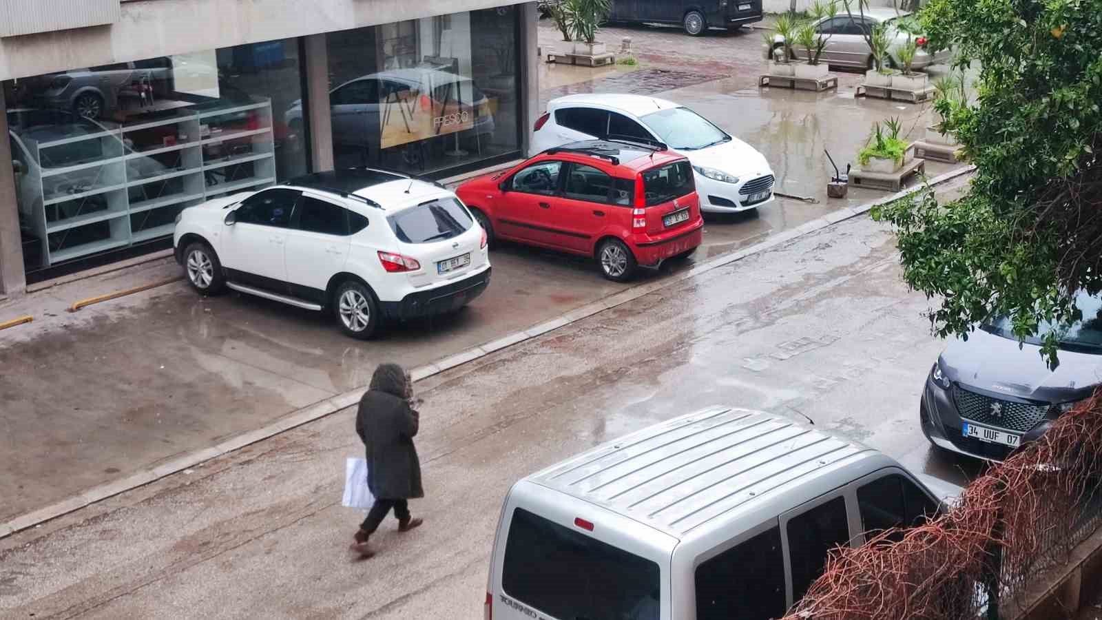 Adana’da bayramda yağmur ve serin hava etkili olacak
Adana’da bayramda yağmur ve serin hava etkili olacak