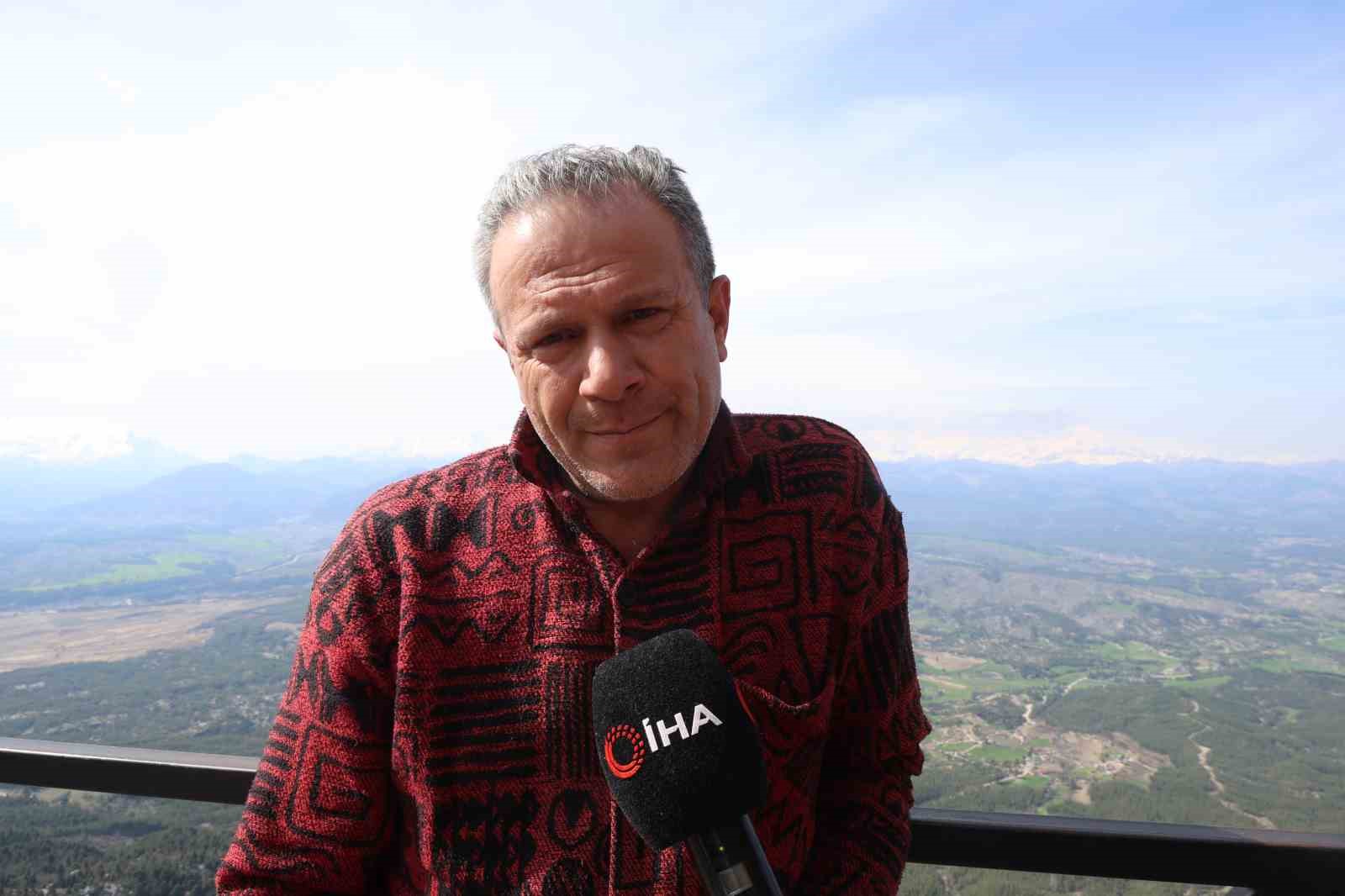 Adana’da bir yanda kar, bir yanda bahar
