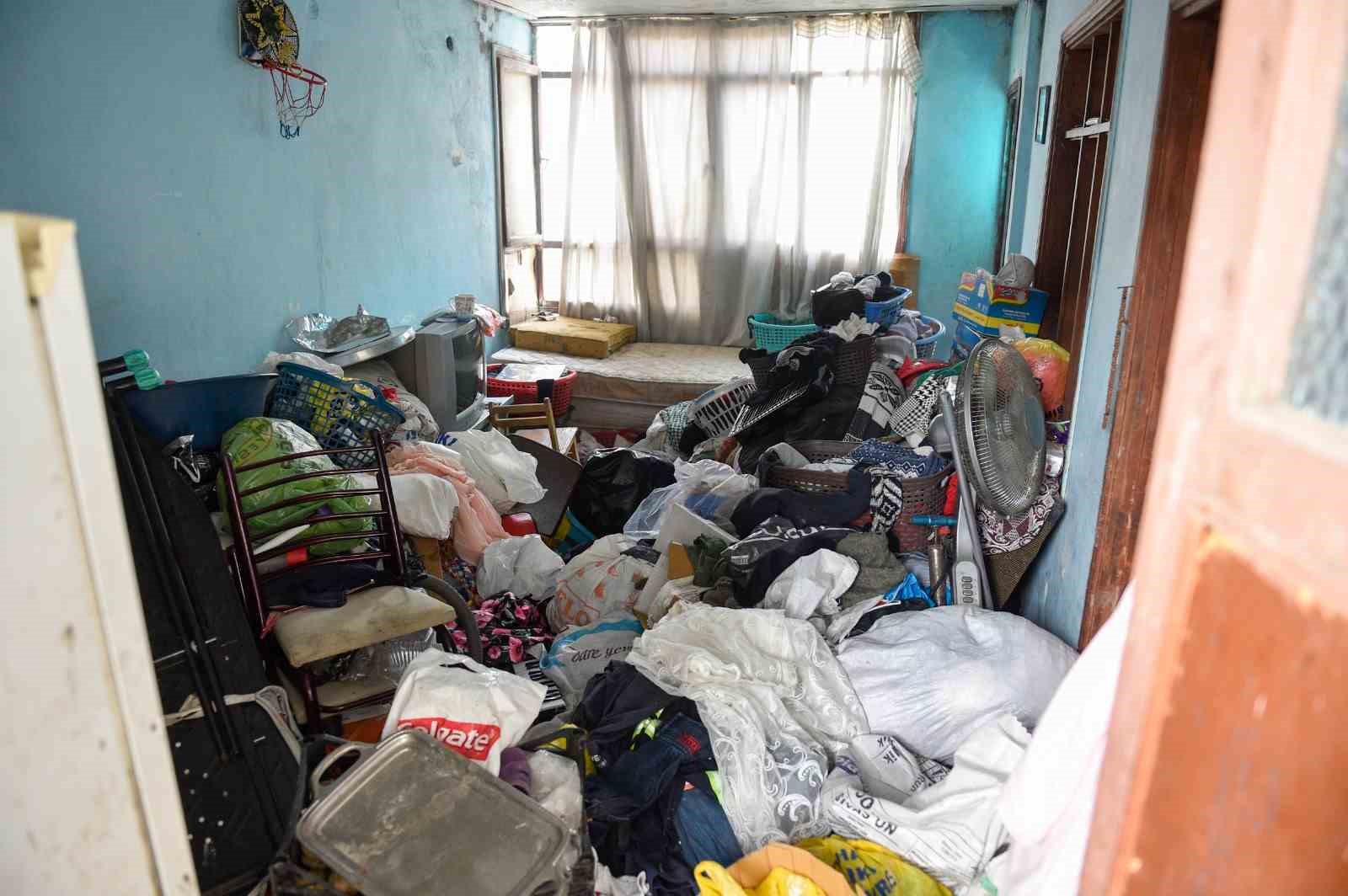 Adana’da çöp ev temizlendi
