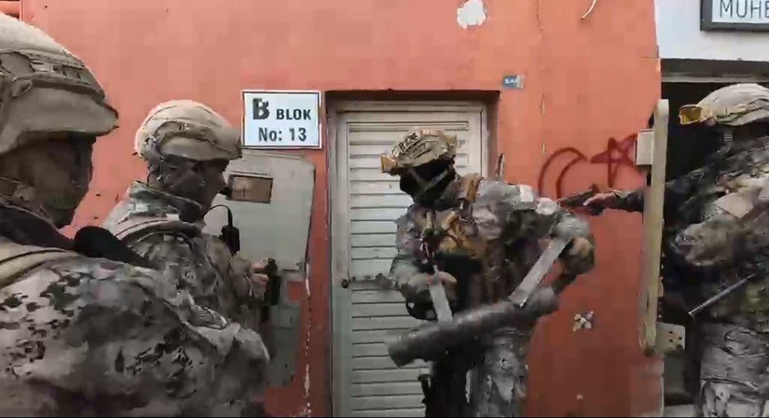 Adana’da dev uyuşturucu operasyonu: Milyonlarca hap ele geçirildi
