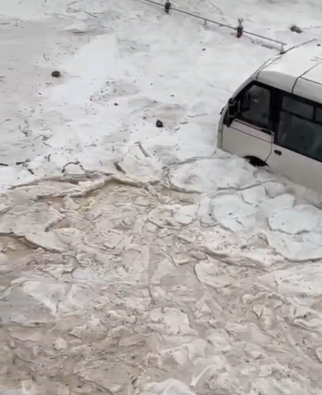 Adana’da dolu, sağanak ve hortum hayatı felç etti
