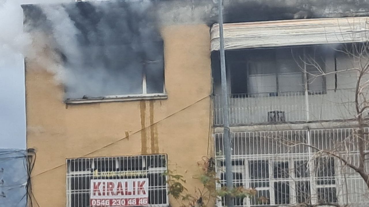 Adana’da ev yangını
