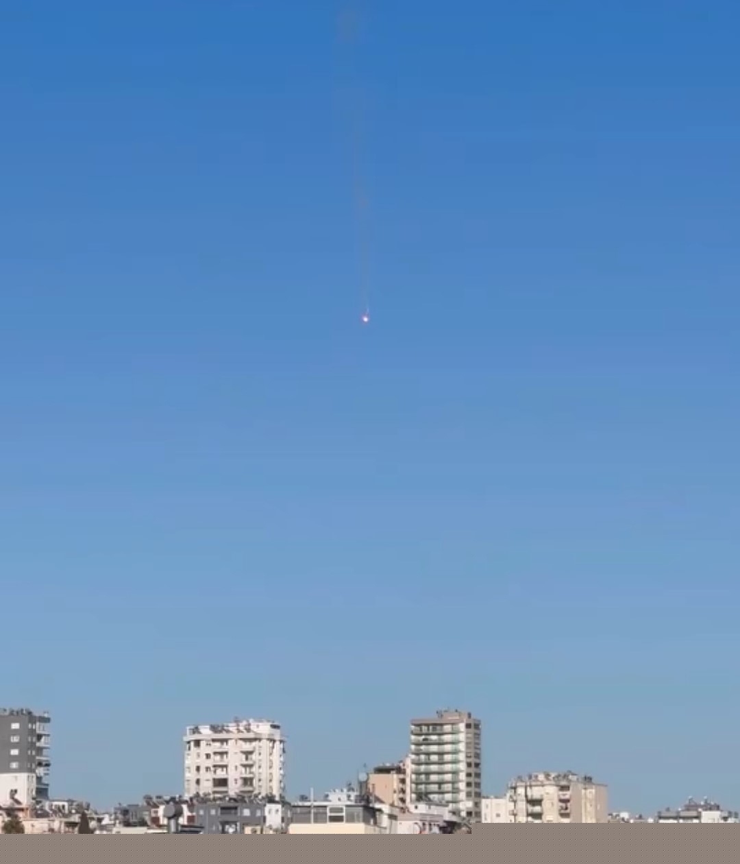 Adana’da gökyüzünden yanan cisim düştü
