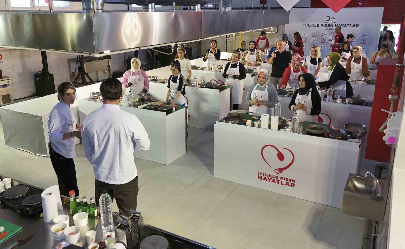 Adana’da kadınlar aşçılık atölyesinde eğitim aldı
