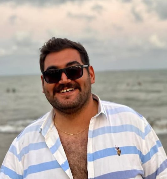 Adana’da kargoya bırakılan kaçak sigara paketini polise teslim eden şube müdürü öldürüldü
