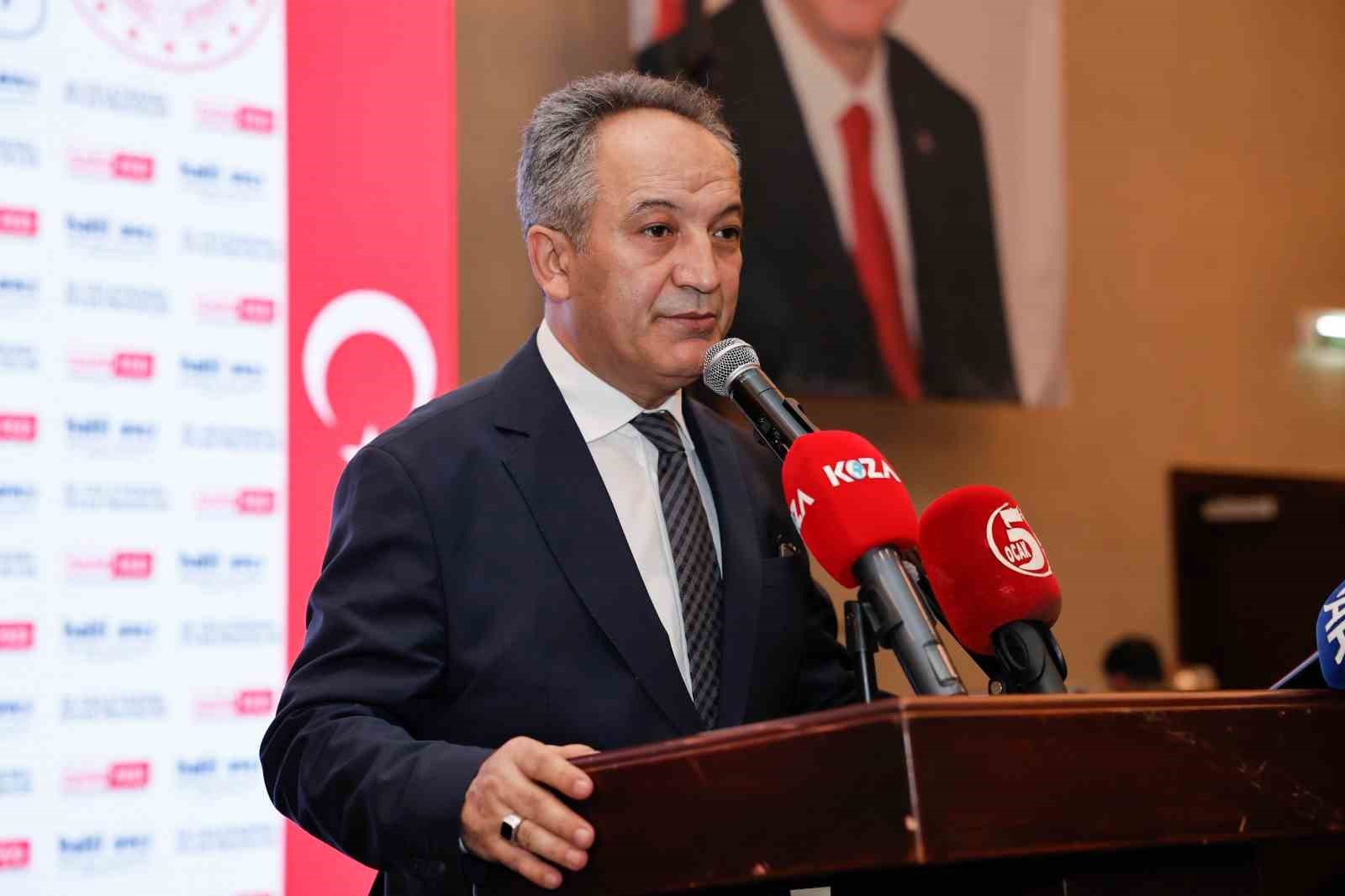 Adana’da koruyucu aileler ve çocukları iftarda buluştu
Adana’da koruyucu aileler ve çocukları iftarda buluştu