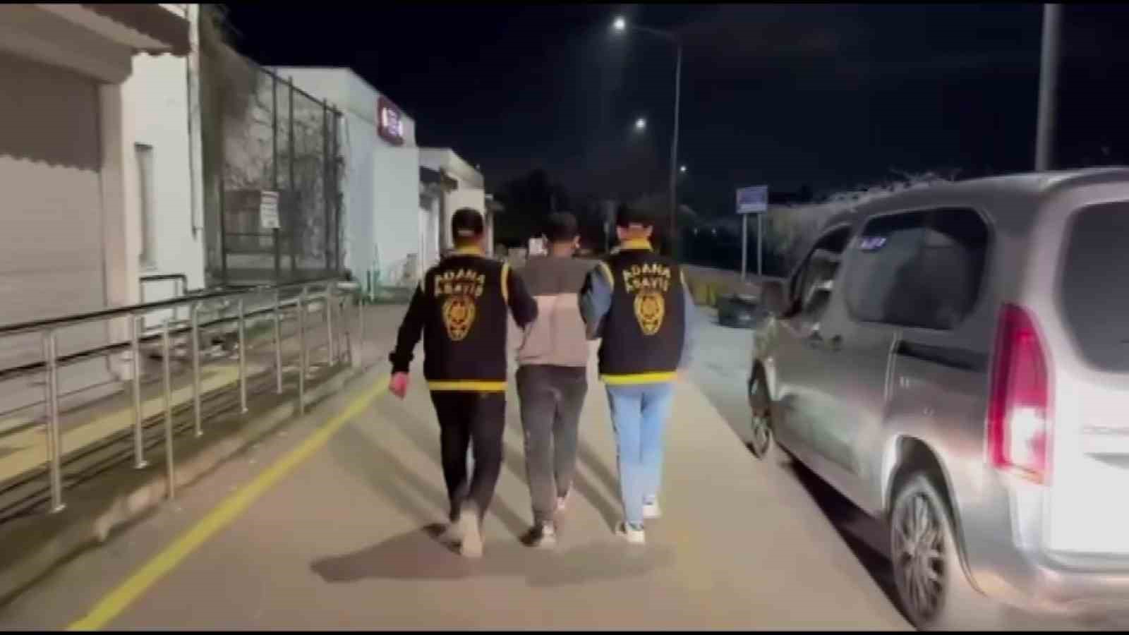 Adana’da kuyumcuyu soyan şüpheli yakalandı
